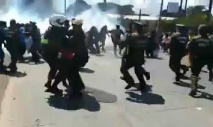 En Ancud fueron detenidas 17 funcionarias de Integra en marcha