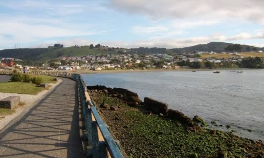 Alcaldes de Chiloé presentarán oficio la SISS por derrame de aguas servidas en Bahía de Ancud