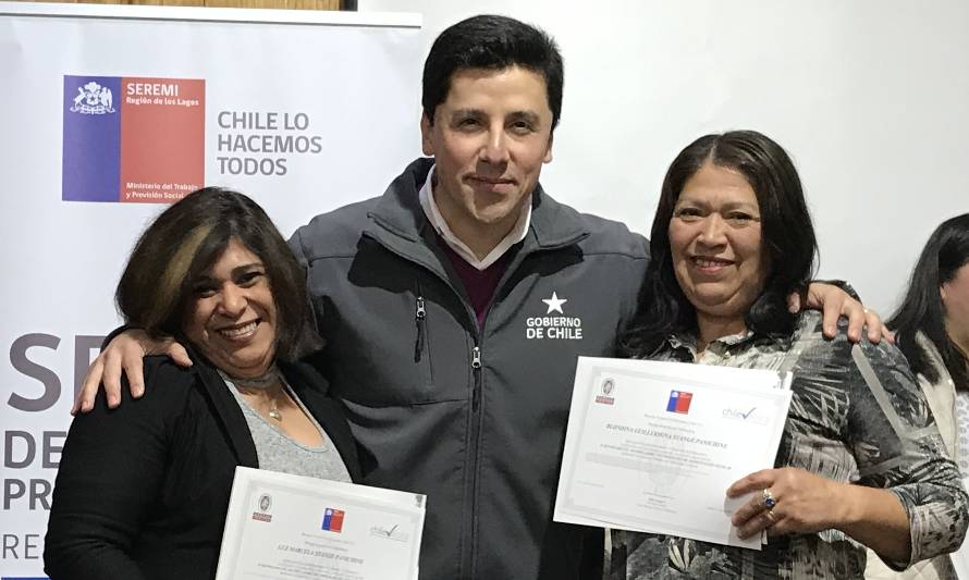 62 mujeres de Quellón recibieron certificación como Manipuladoras de Alimentos