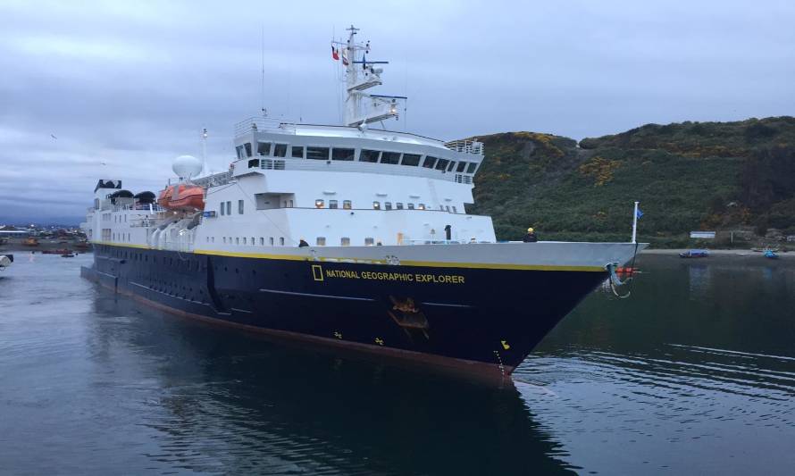 La nave "National Geografic Explorer" inicia temporada de Cruceros en Puerto Montt