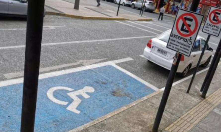 Ancud no cobrará en  estacionamientos designados para discapacitados