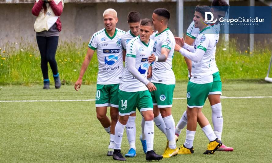 Puerto Montt goleó 5-0 y se mete a zona liguillera