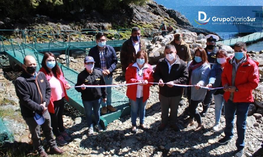 Inauguraron muelle flotante en la comuna de Chaitén