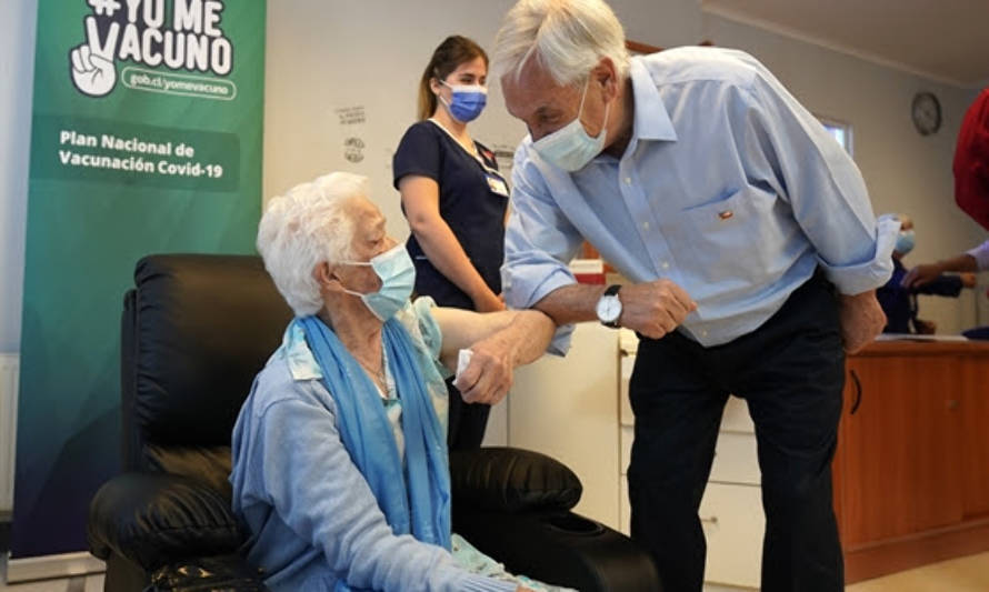 Presidente Piñera da inicio a la vacunación masiva contra el Covid-19 en todo Chile: “Es un tremendo desafío y una verdadera epopeya”