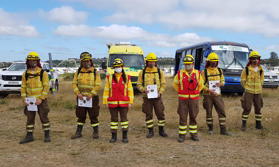 Conaf junto a autoridades homenajearon a los héroes del fuego