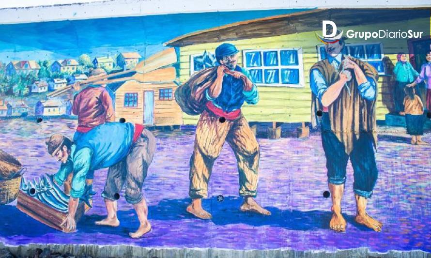 Mural en Costanera de Ancud rescata histórico barrio La Arena