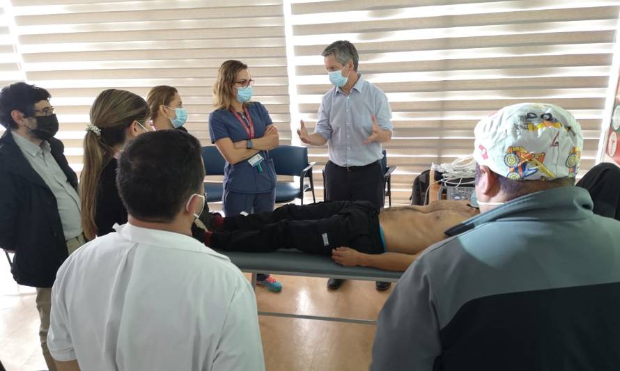 Capacitan a Unidades de Pacientes Críticos en Clínica Universitaria Puerto Montt ante aumento de casos Covid-19