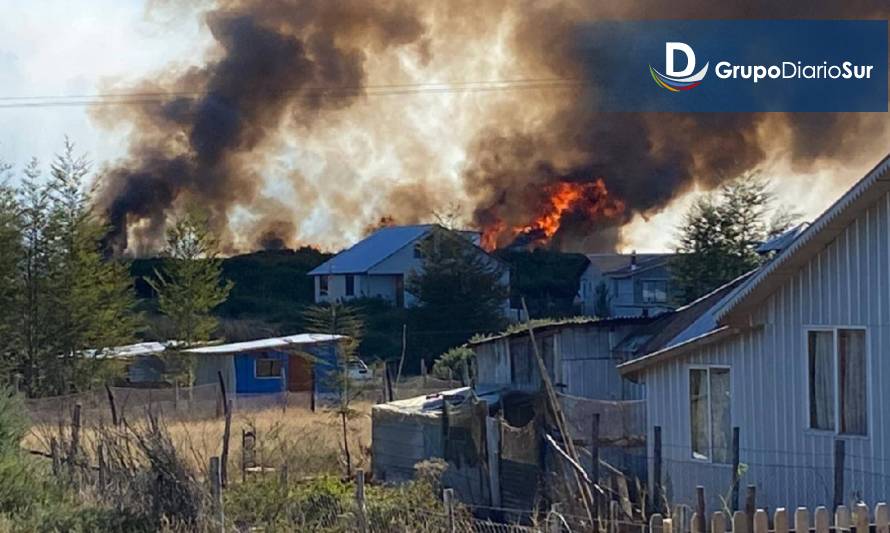 Alerta roja por incendio forestal en Dalcahue