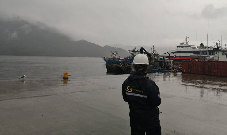 Casi tres mil toneladas de mortalidad ya han sido retiradas desde centros salmoneros en Los Lagos y Aysén