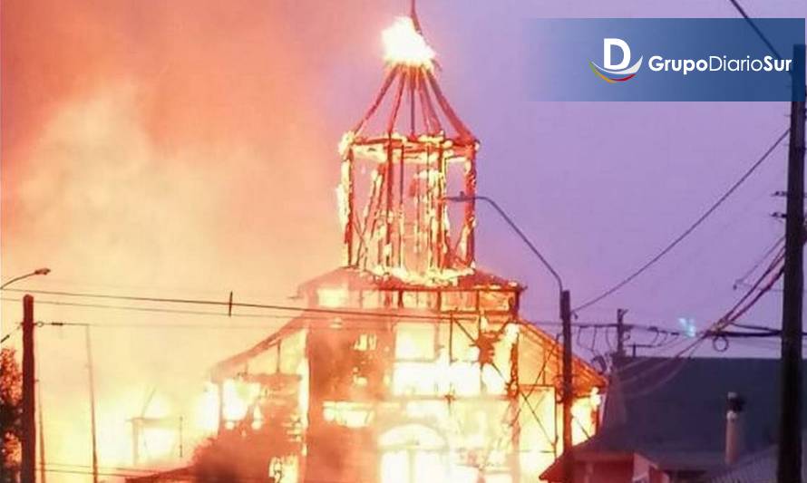 Imputado por incendio de iglesia San Francisco de Ancud queda con arresto domiciliario
