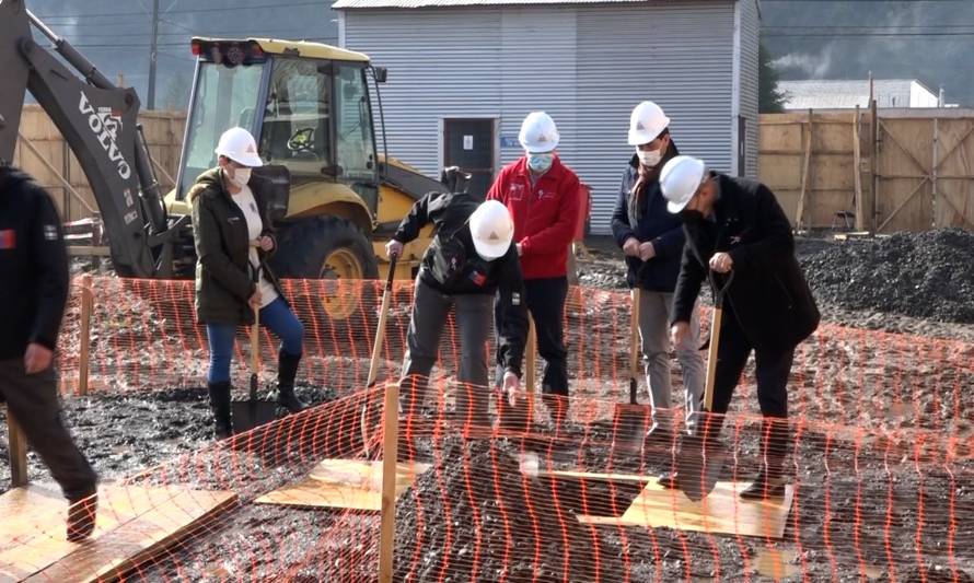 Colocaron primera piedra de futuro Hospital de Chaitén