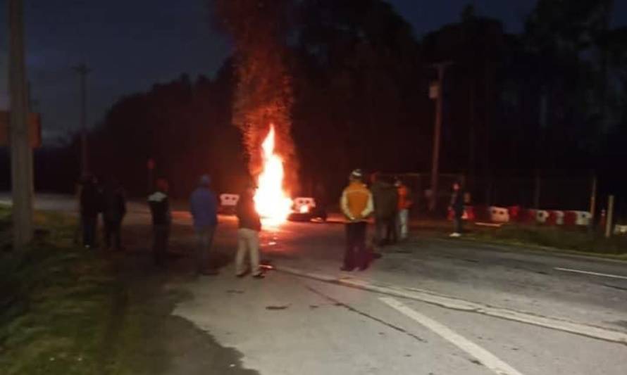 Pescadores se tomaron carretera de ingreso a obras de construcción del puente Chacao