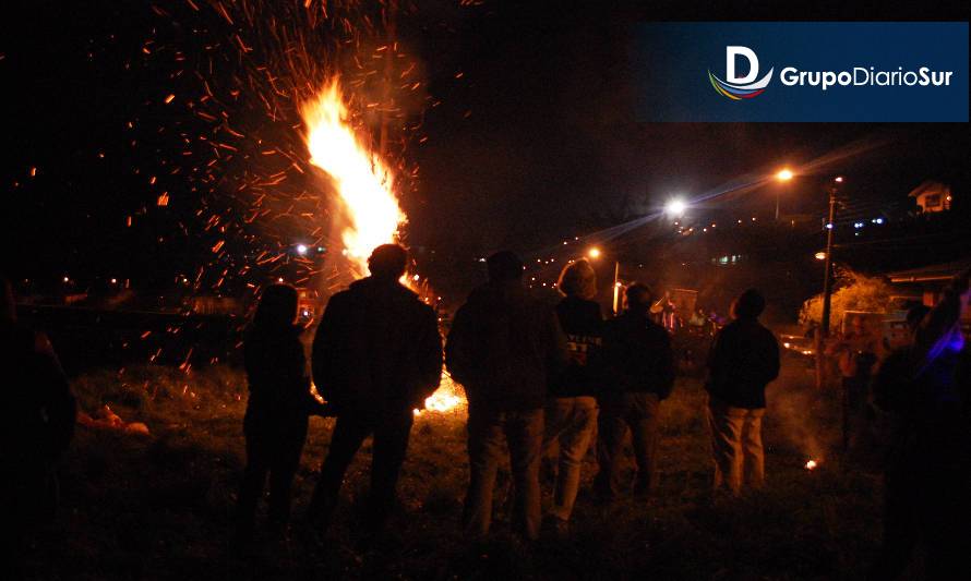 Calbuco renueva su tradición con fiesta de las luminarias