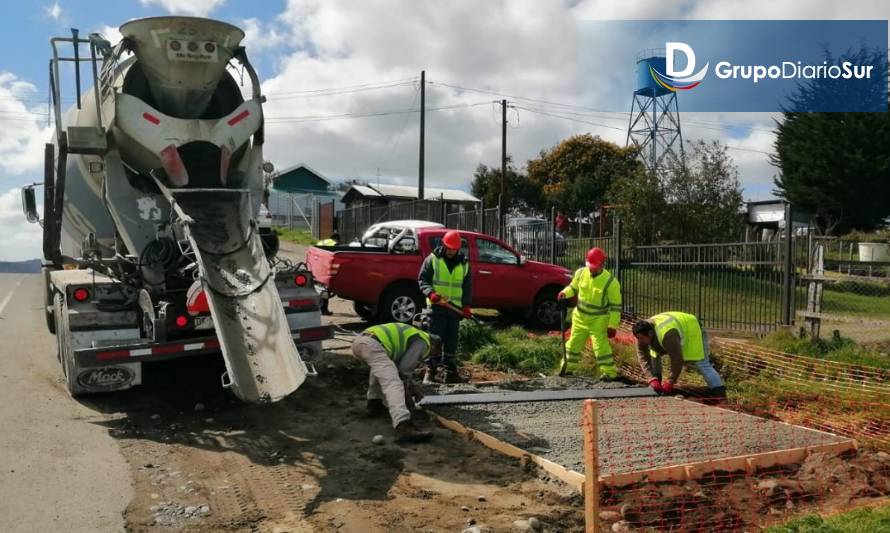 Municipio de Chonchi inició reposición de 42 garitas rurales