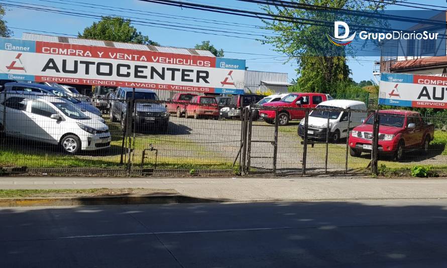 Sujetos robaron en automotora durante la madrugada