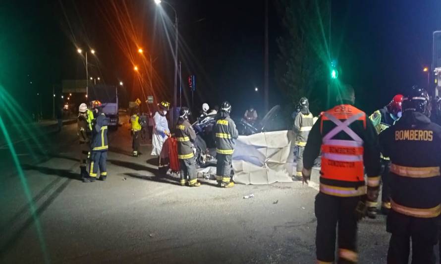 Familia  colisionó con camión en Chiloé donde murió una joven 
