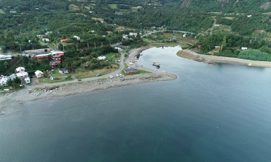 Gobierno promete mejorar sistema de agua potable en localidad de Queilen