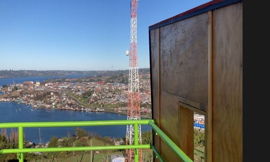 En Castro inauguran mirador frente a torres de telefonía celular