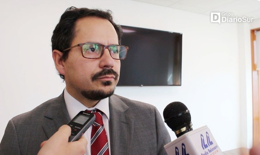 Suspenden a Fiscal de Puerto Montt: habría "dateado" a Gobernador Vallespín por "caso fundaciones"