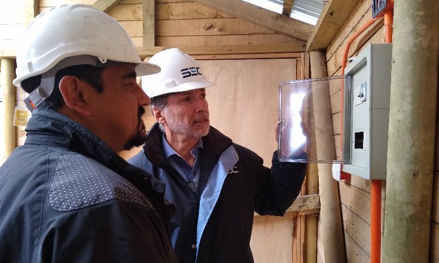 SEC Los Lagos instruye a los municipios de la región exigir el cumplimiento de la normativa eléctrica para fondas y ramadas