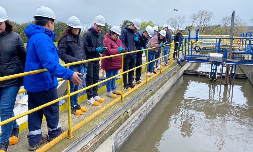 Estudiantes de gastronomía visitaron la Planta de Tratamiento de Aguas Servidas de Osorno