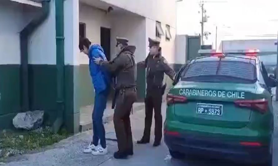 Carabineros detiene a 2 prófugos buscados por  robo con intimidación y tráfico en pequeñas cantidades