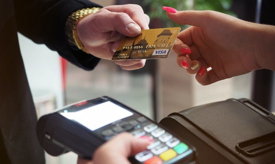 Consumidores están más pesimistas respecto del país que de la región