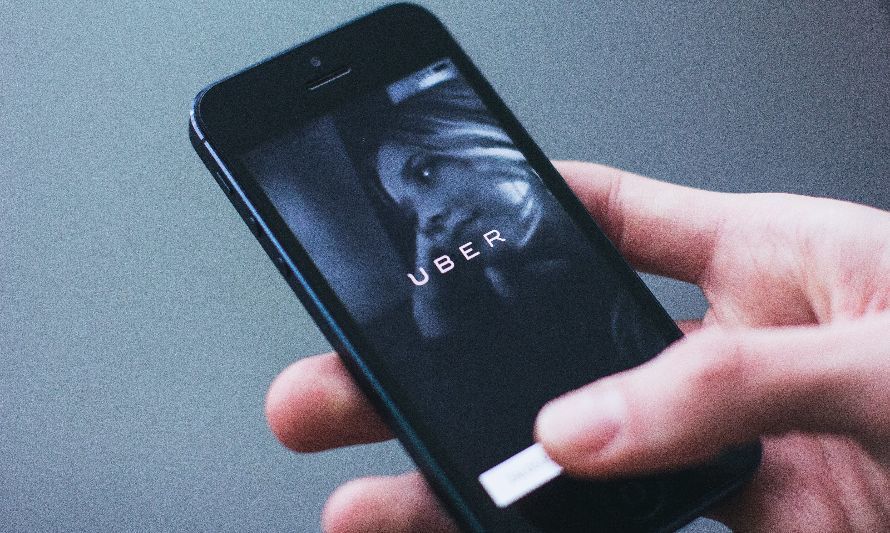 Uber advierte al Ministro de Transporte de los efectos de la propuesta de reglamento de la Ley EAT