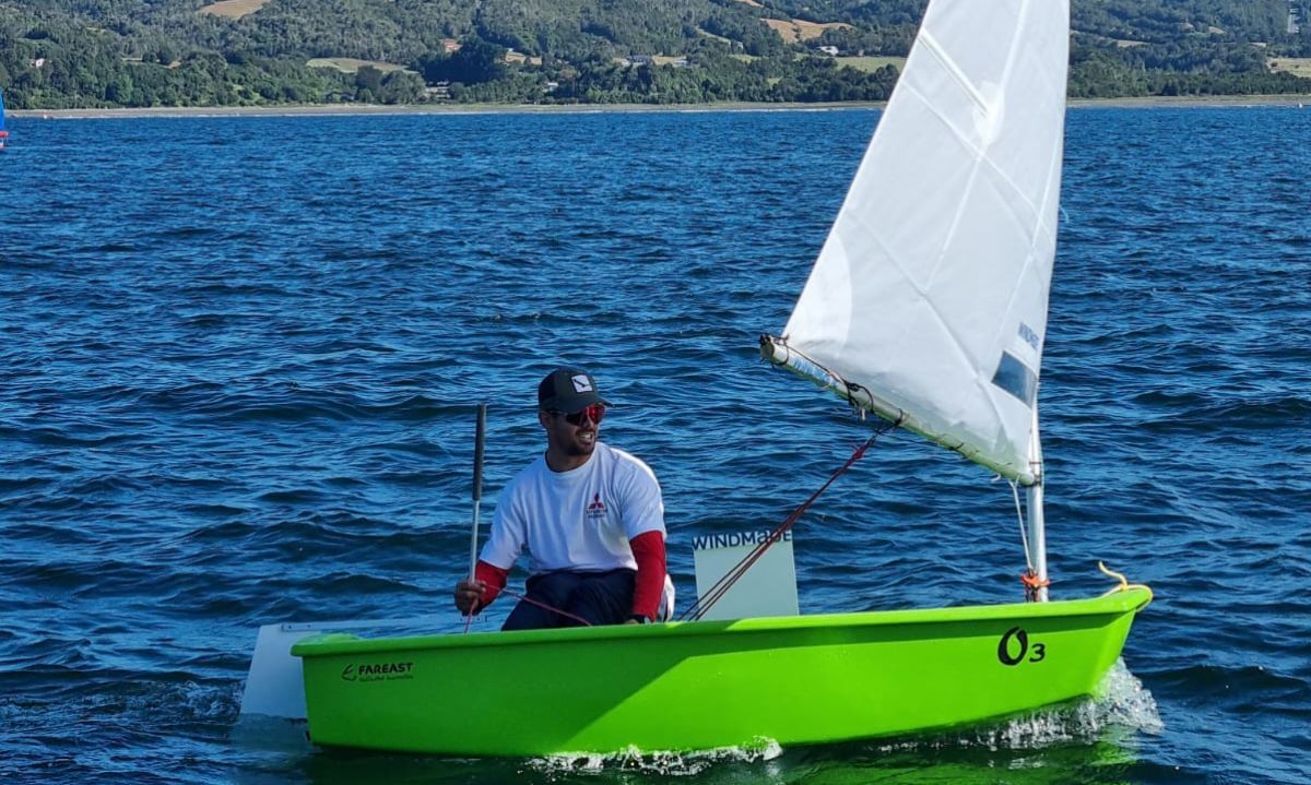 Circuito Chiloé Esmax 2024: regatistas donan veleros a niños del archipiélago y completan la mitad de la competencia