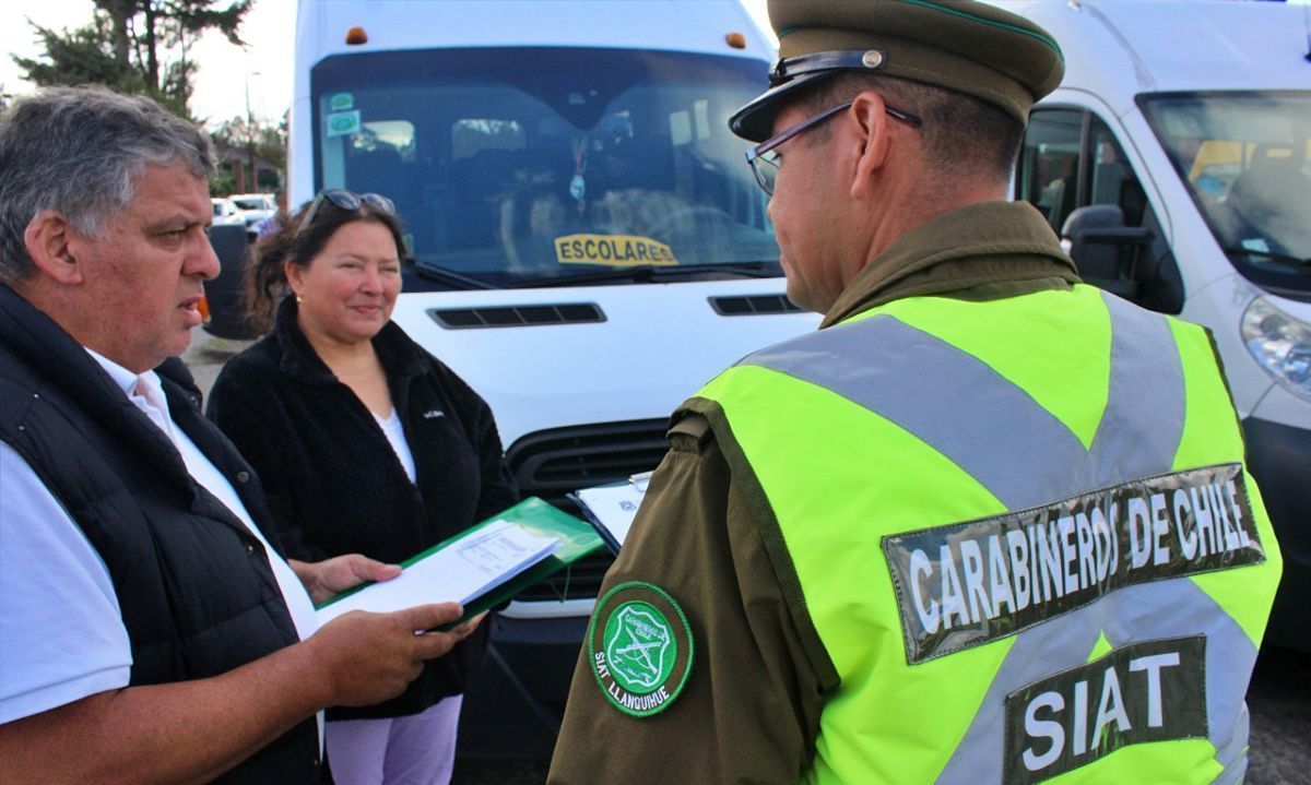 A horas del retorno a clases: Conductores de furgones escolares se sometieron a fiscalización de Carabineros y Transportes 