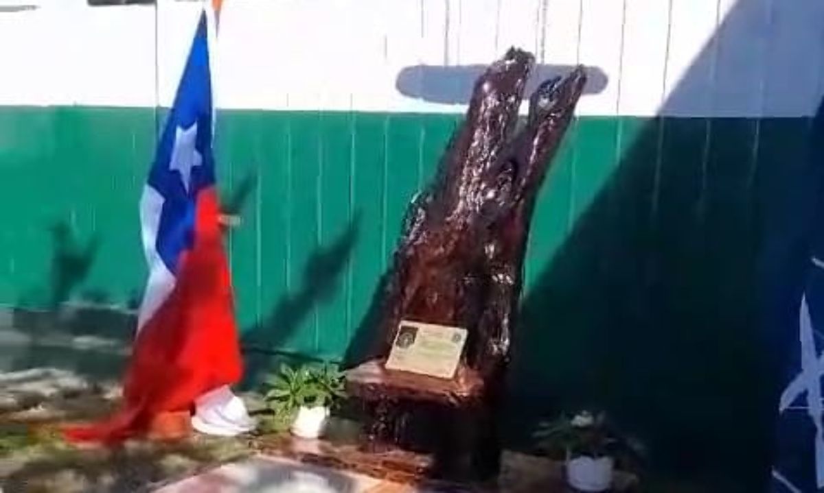 Carabineros inaugura monolito en memoria del Cabo Eugenio Naín