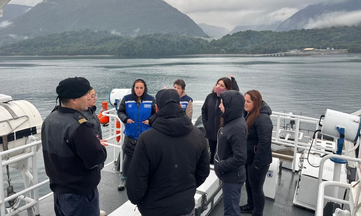 Armada apoya traslado de censistas en zonas aisladas de Chaitén