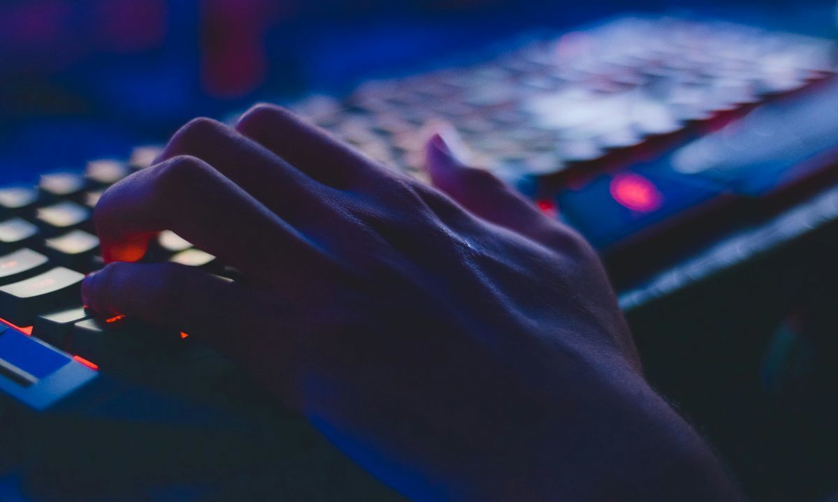 3 ciberestafas con IA que pueden arruinar tu compra en el Cyber