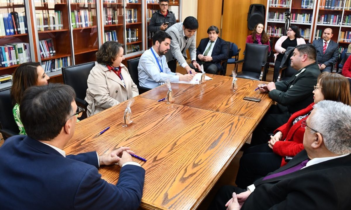Firman protocolo para la internación provisional de imputados en recintos hospitalarios