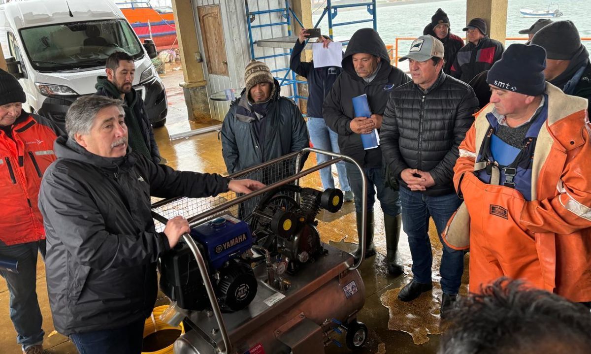 85 buzos artesanales de Maullín reciben de INDESPA nuevos equipos de buceo semi autónomo para faenas extractivas más segura