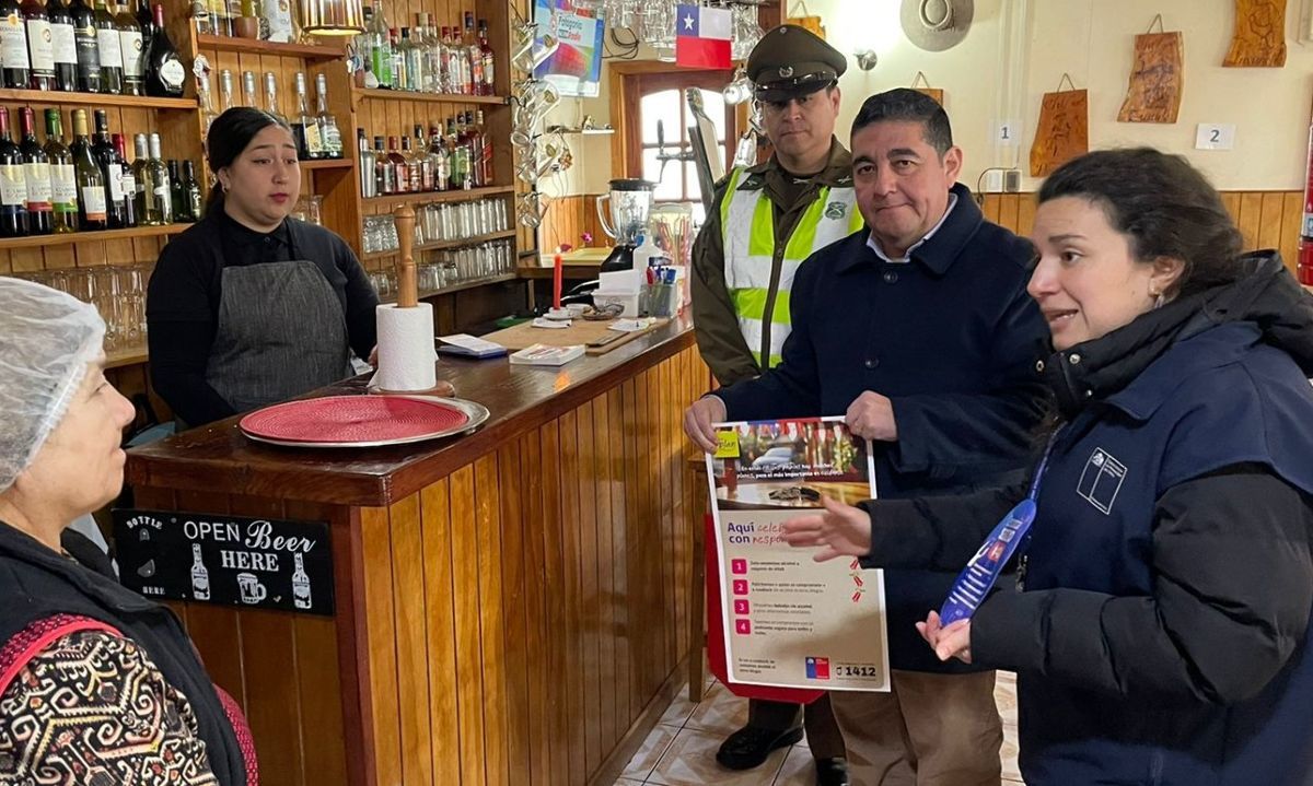 Entregan recomendaciones a locatarios para fomentar prácticas de planificación responsable en Fiestas Patrias