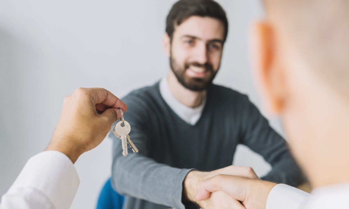 https://www.freepik.es/foto-gratis/agente-inmobiliario-que-sacude-mano-cliente-que-sostiene-llaves_2123980.htm#fromView=search&page=1&position=44&uuid=f386a2d7-7590-462a-b9b0-c4ee5a550c3d