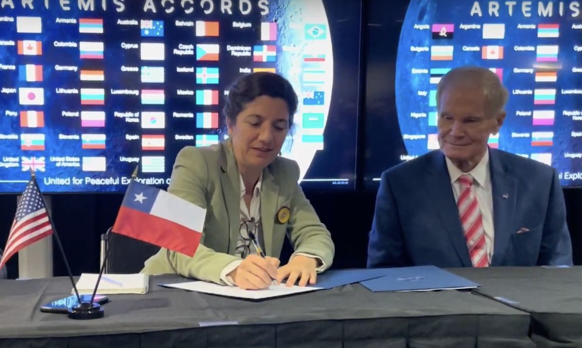 Chile se suma a la carrera espacial: Ministra Aisén Etcheverry visita la NASA y firma Acuerdos de Artemis