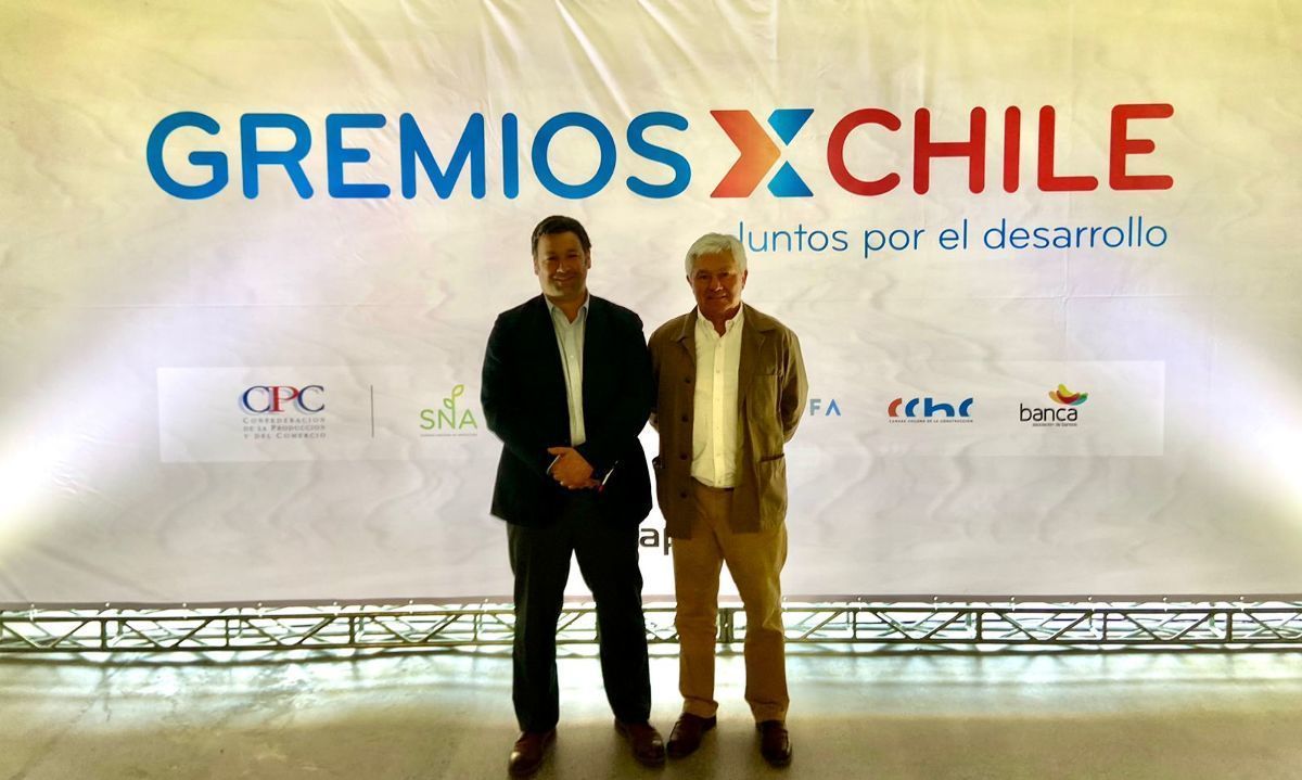 SalmonChile participó en el Encuentro Nacional de Gremios por Chile en Santiago