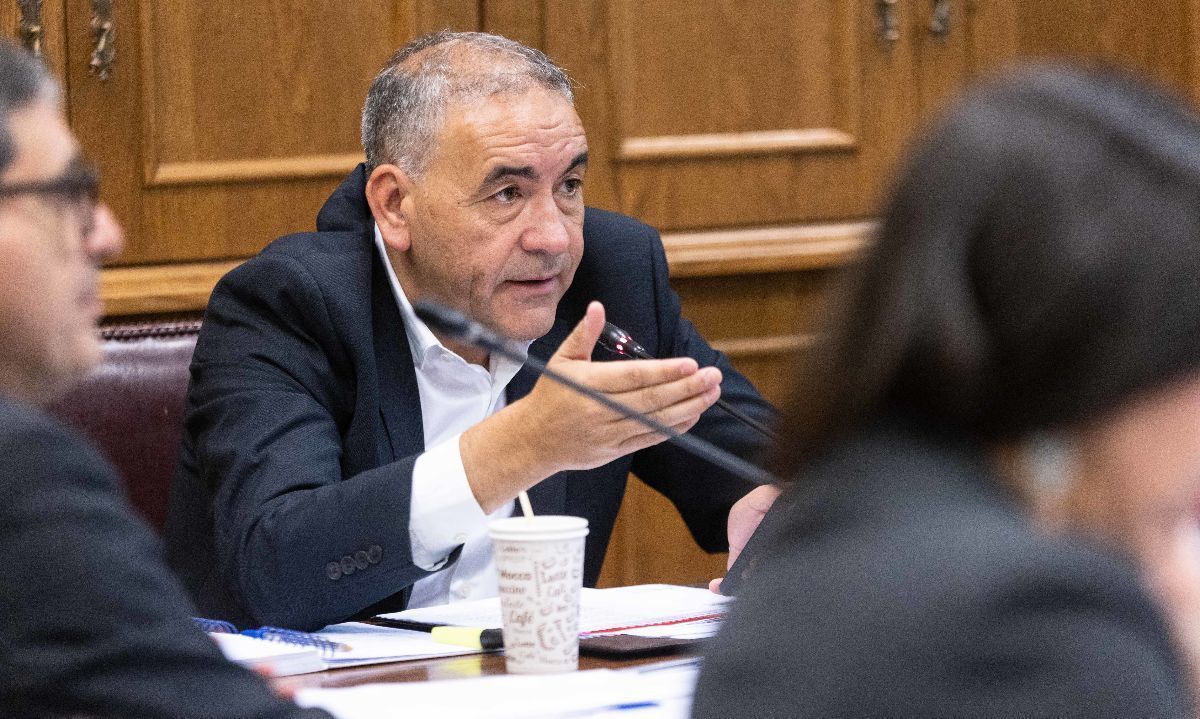 Hija del senador Fidel Espinoza lleva más de siete días desaparecida en Cochamó