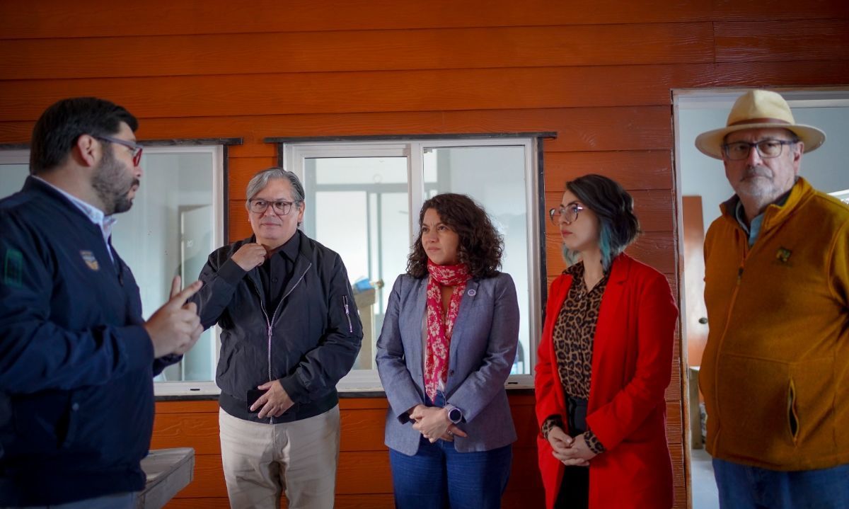 Ministra Javiera Toro supervisa avance del primer Centro Comunitario de Cuidados en Chiloé