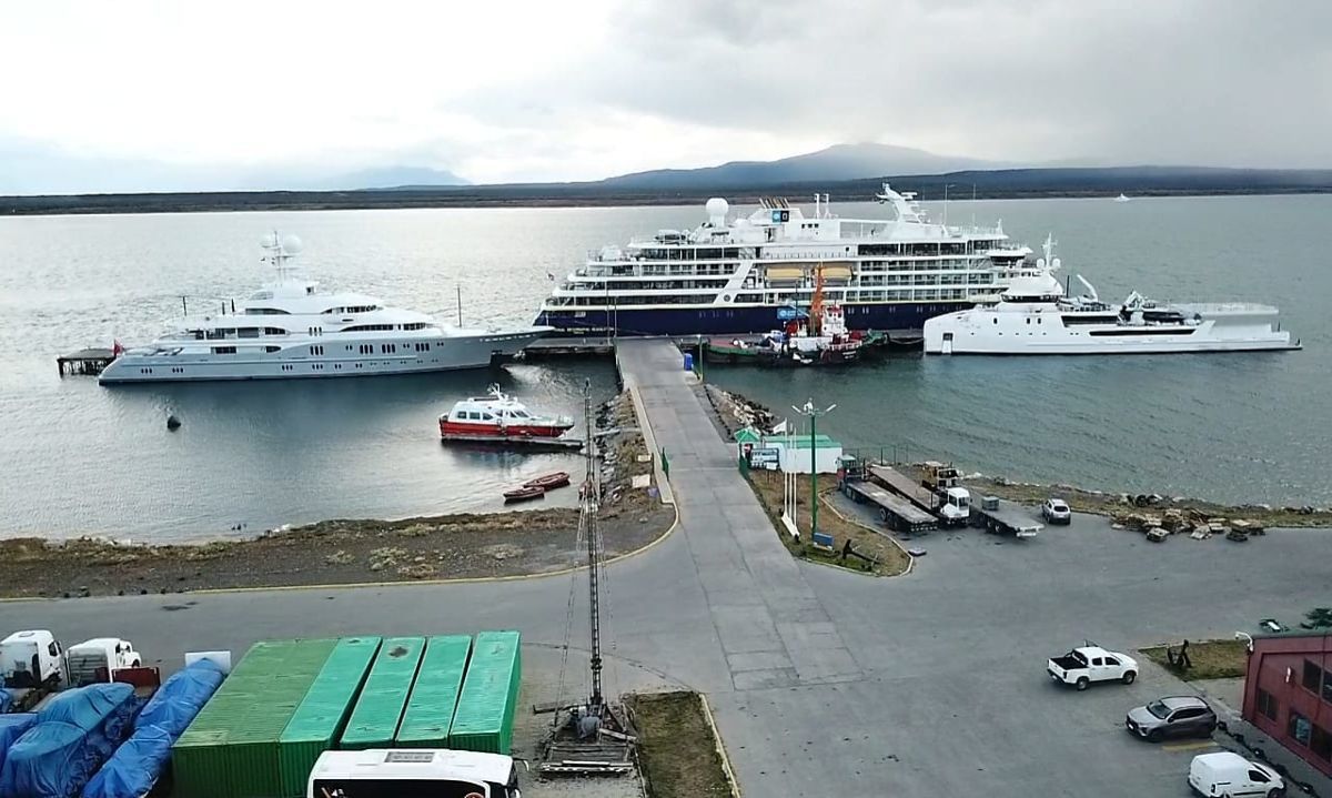 Aumenta recalada de grandes yates turísticos en Terminal Marítimo Patagonia Sur del Grupo de Empresas Skorpios 