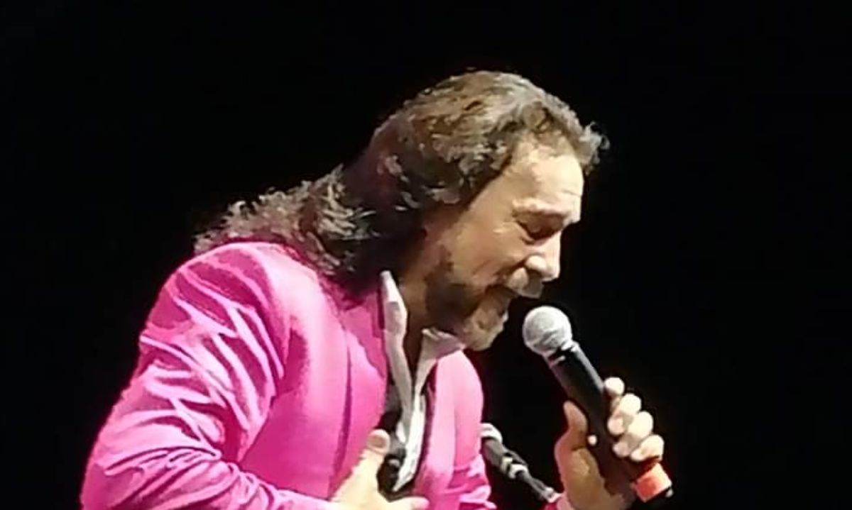 Ex "Yo Soy" Marco Antonio 
Solís canta  al amor en Dreams 
