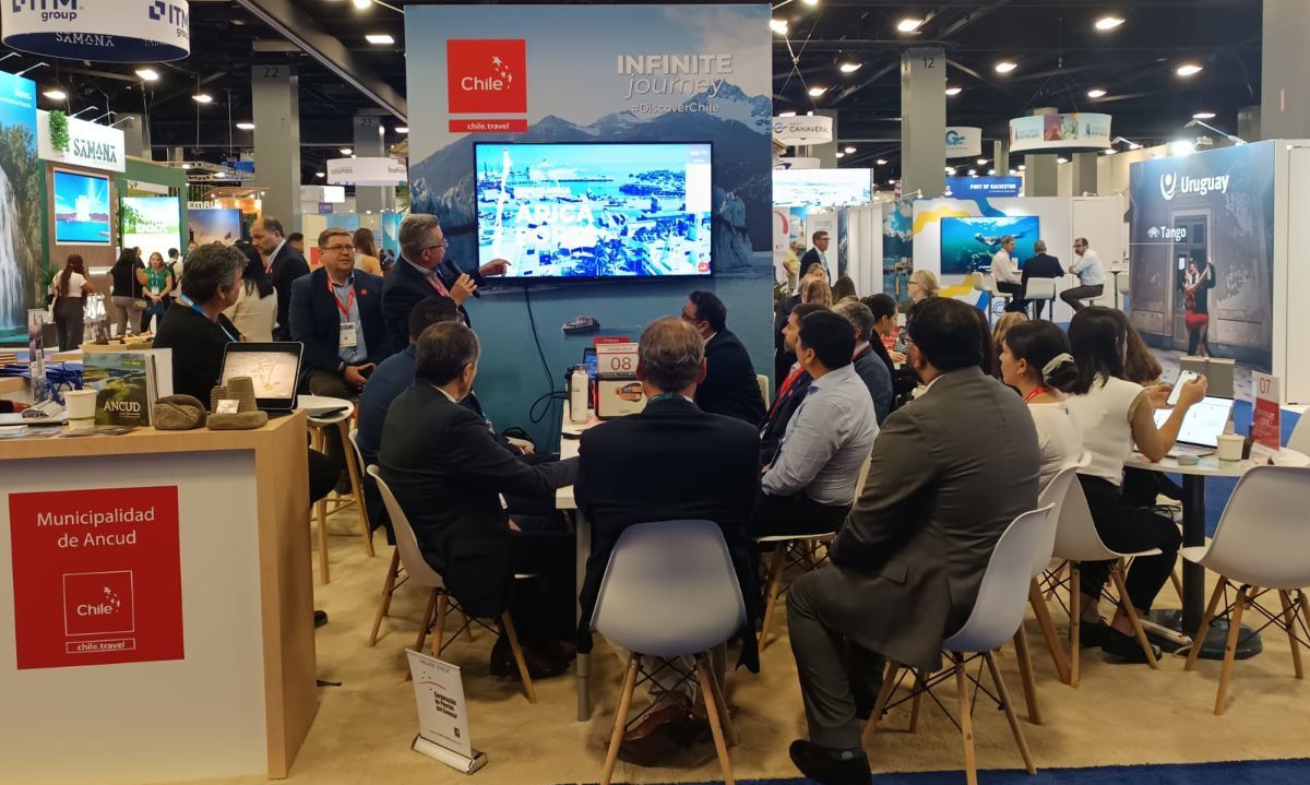 Chile busca posicionarse como destino clave para cruceros en feria internacional en Miami